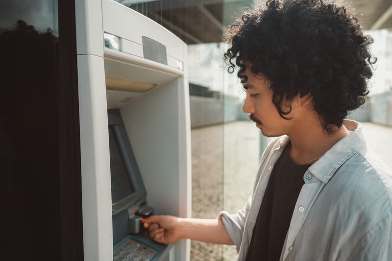Geld abheben in Prag am Automaten - das solltest du wissen