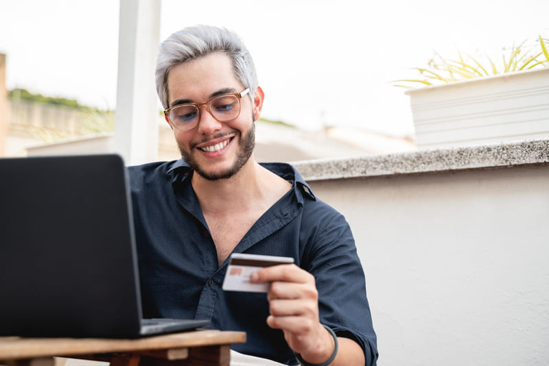 Geldtransfer im Ausland - Alternativen zum Geld abheben